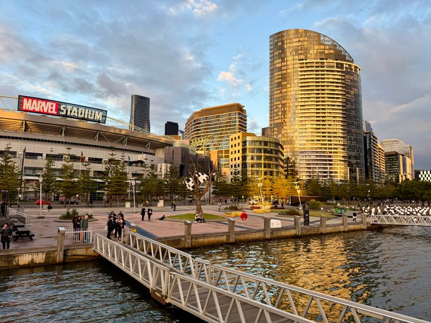 Avoid hidden fees in Docklands removals quotes